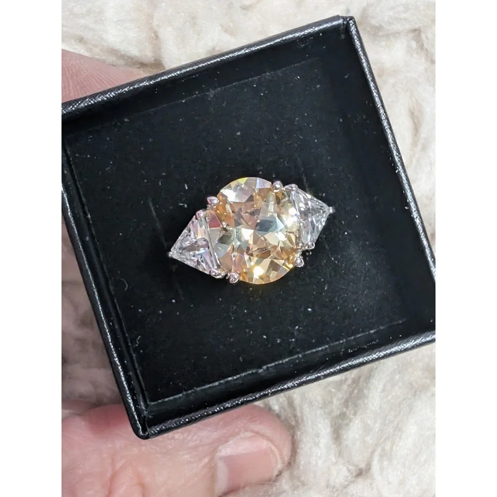 10k White Gold Canary Yellow CZ Cocktail Ring 6.75 With White CZ Accent Stones